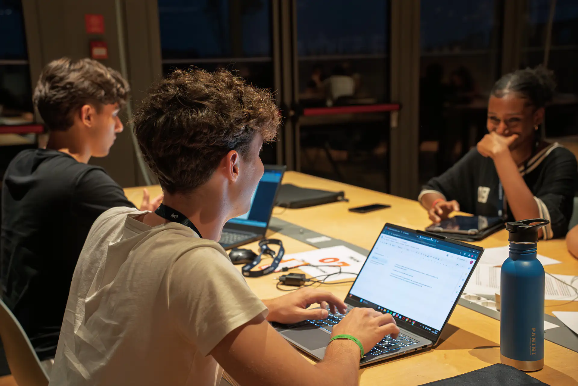 La community Conthackto durante eventi e attività